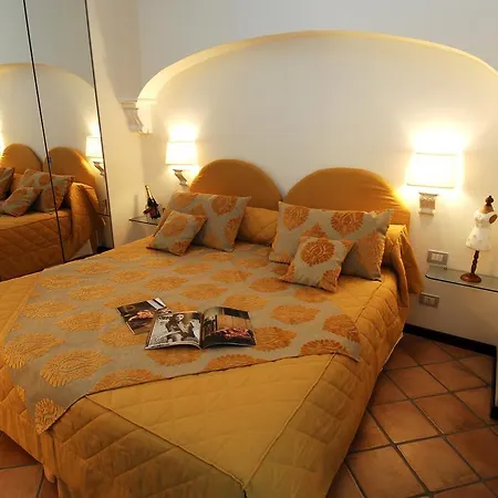 Weekend A 4* Naples
